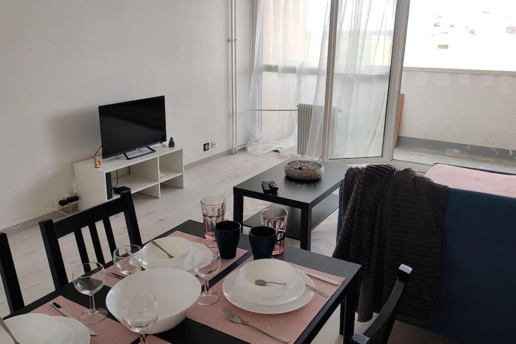 Charmant Appartement Proche Melun Centre Ville Eksteriør bilde
